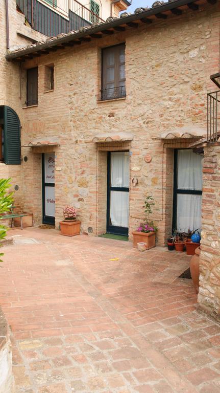 Il Pozzo Di Sant'Andrea Bed & Breakfast Сиена Екстериор снимка