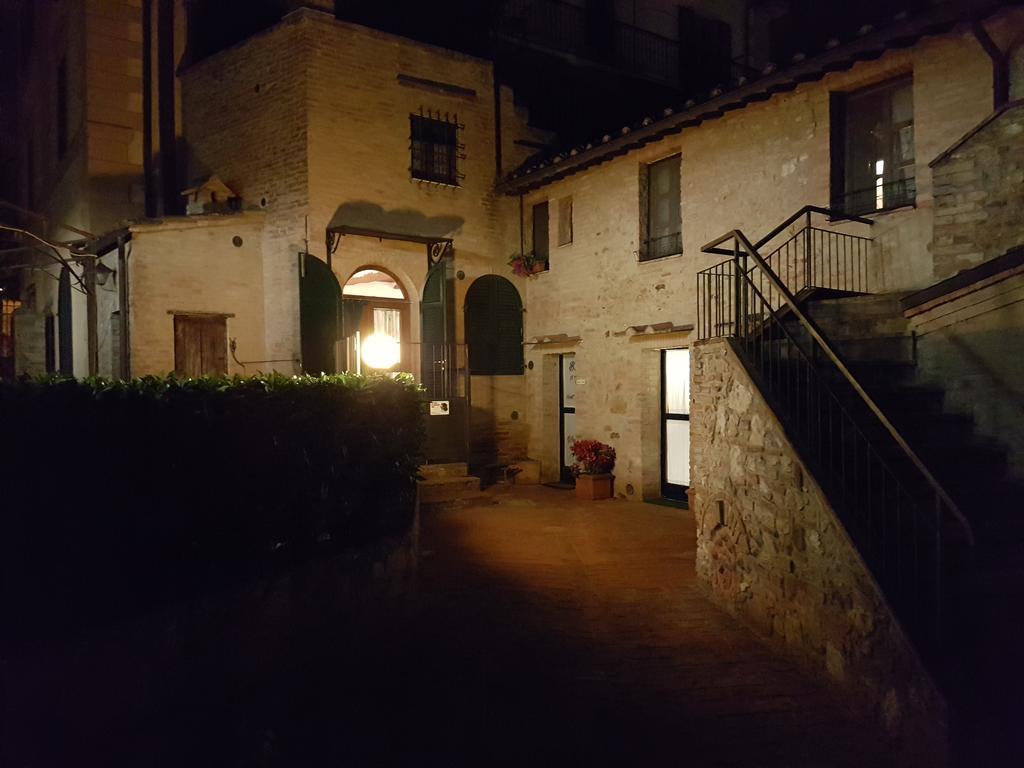 Il Pozzo Di Sant'Andrea Bed & Breakfast Сиена Екстериор снимка