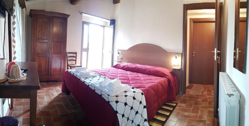 Il Pozzo Di Sant'Andrea Bed & Breakfast Сиена Екстериор снимка