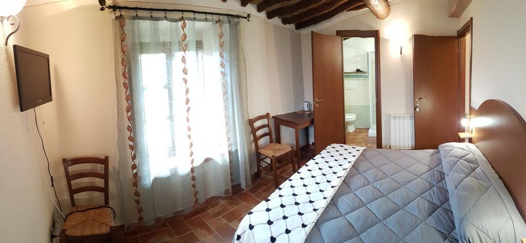 Il Pozzo Di Sant'Andrea Bed & Breakfast Сиена Екстериор снимка