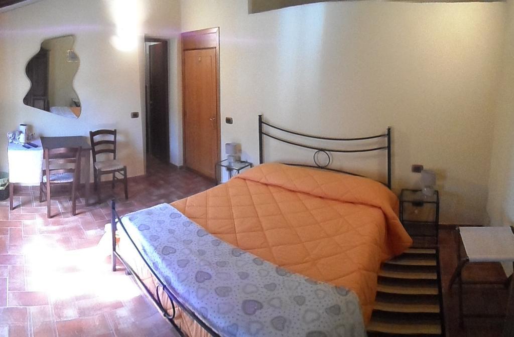 Il Pozzo Di Sant'Andrea Bed & Breakfast Сиена Екстериор снимка